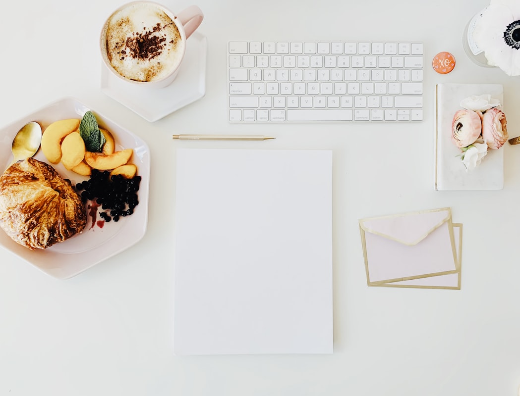 Professional nutritionist consultation with client